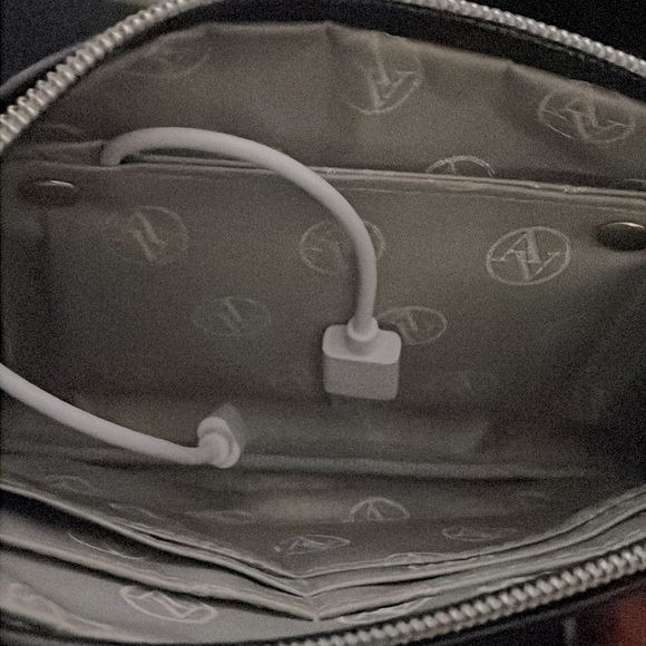 Adrienne Vittadini Black Wristlet w/ Detachable Charging Unit - Picture 7 of 7